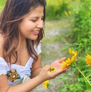 Meet your Posher, Adarely